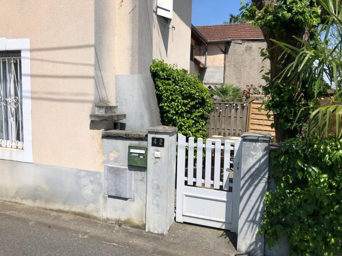 Petite Maison Avec Terrasse Jurançon المظهر الخارجي الصورة